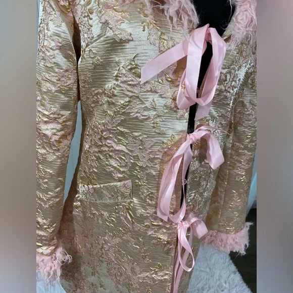 SUGAR THRILLZ High Class Heiress Brocade Coat Jacket Faux Fur Trim Beige Pink L - Picture 5 of 9